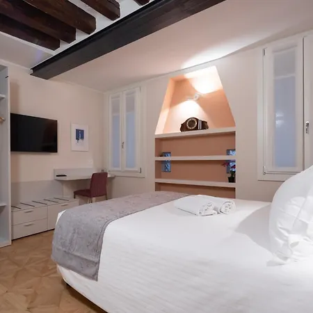 Cera Atelier San Trovaso Appartamento *